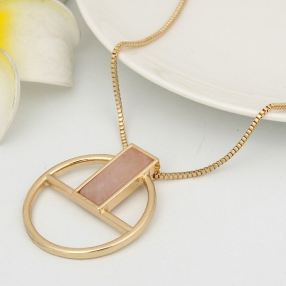 Beautiful Vintage Style Necklace - Picture 1 of 3